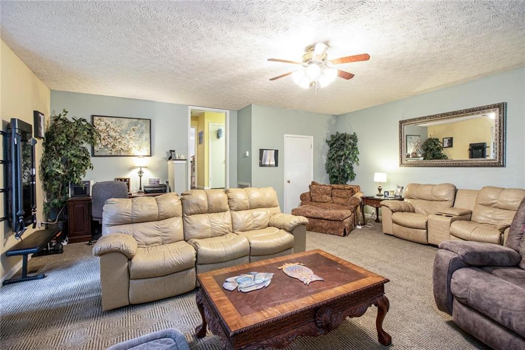 130 Lexington Drive NE