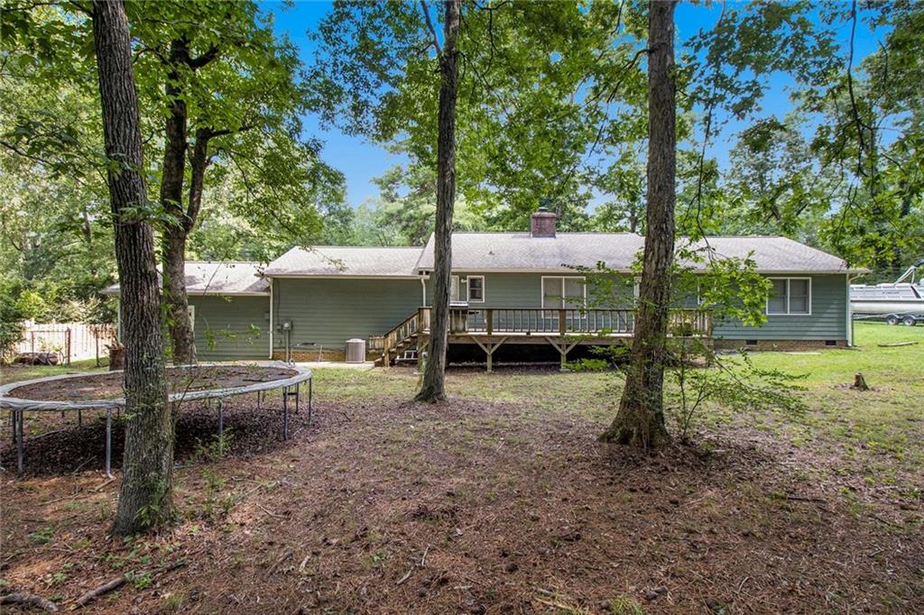130 Lexington Drive NE