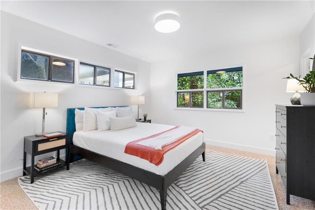 1811 E Clifton Road NE