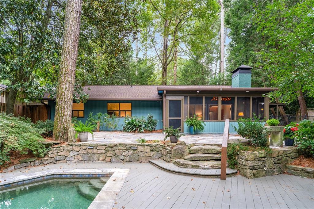 1811 E Clifton Road NE