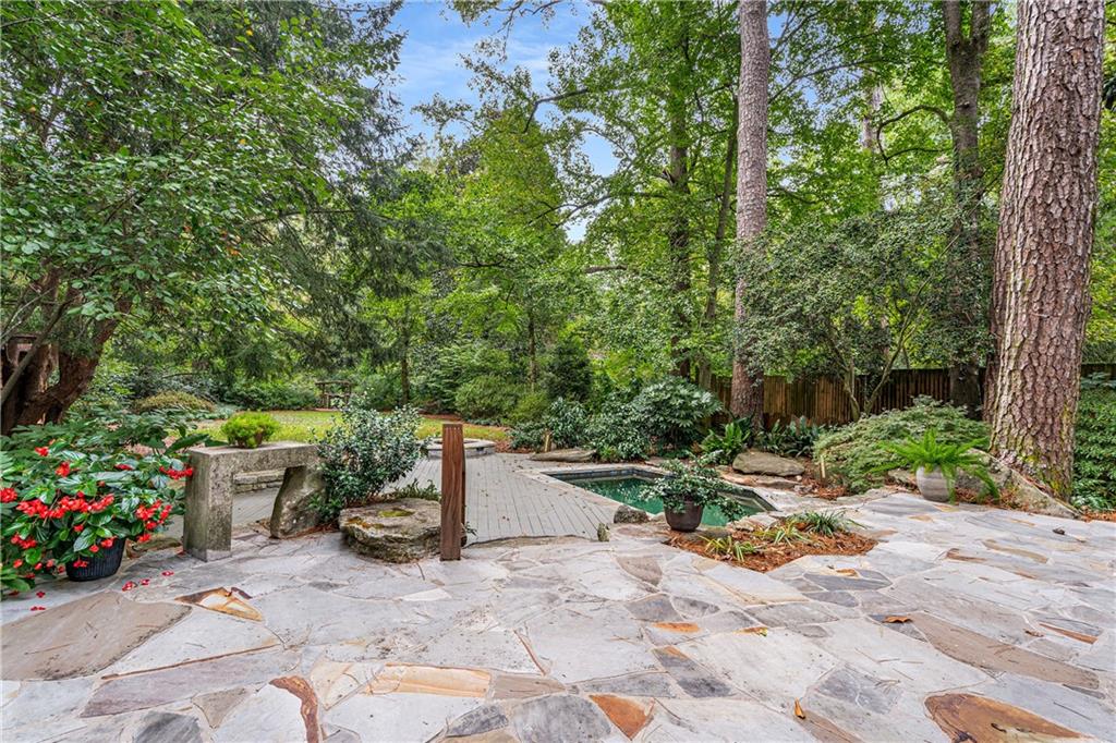 1811 E Clifton Road NE