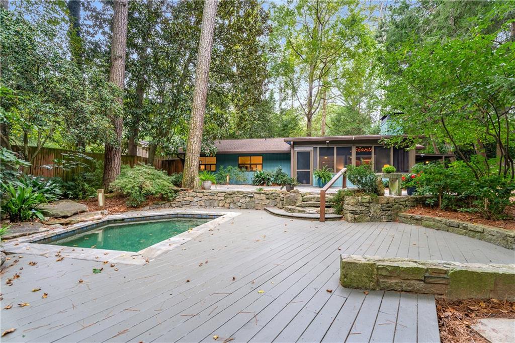 1811 E Clifton Road NE