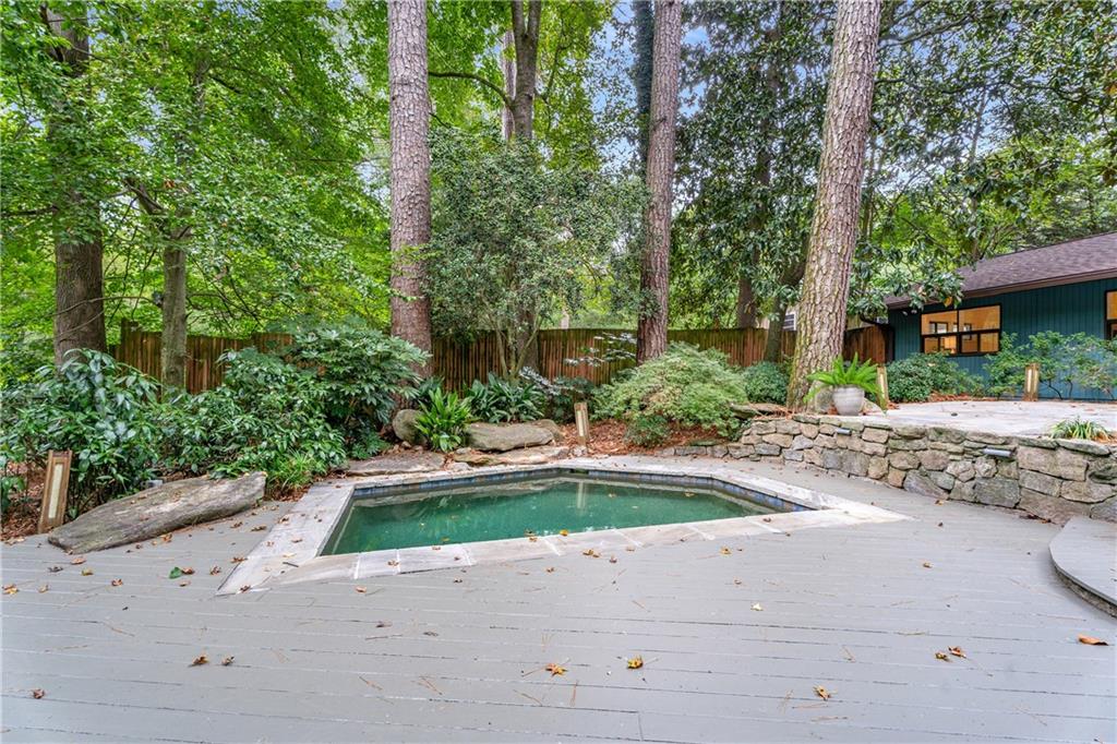 1811 E Clifton Road NE