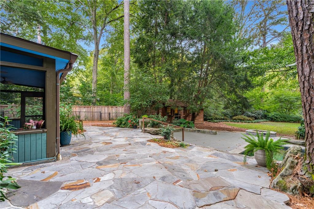 1811 E Clifton Road NE