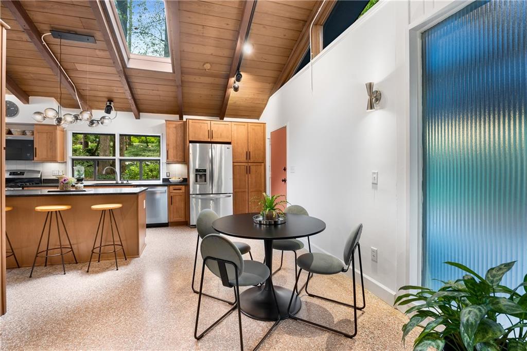 1811 E Clifton Road NE