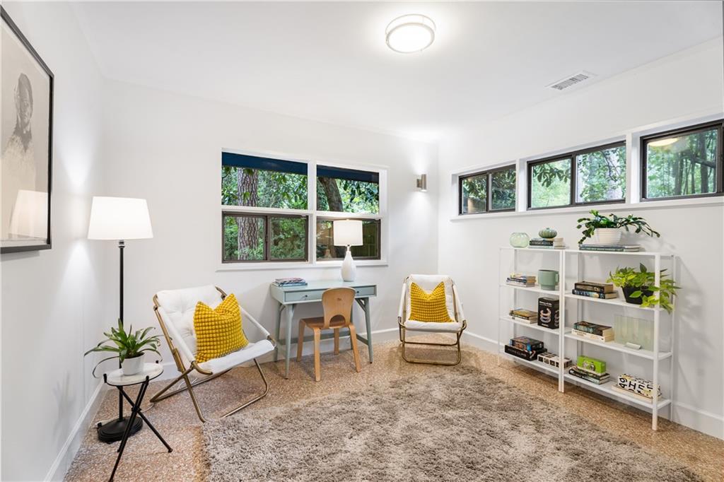 1811 E Clifton Road NE