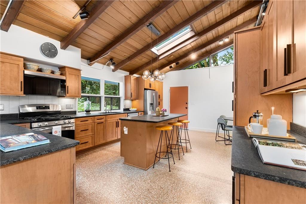 1811 E Clifton Road NE