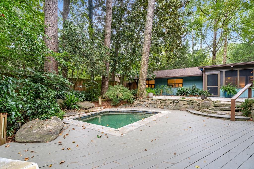 1811 E Clifton Road NE