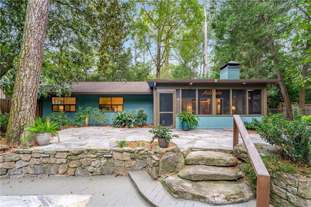 1811 E Clifton Road NE