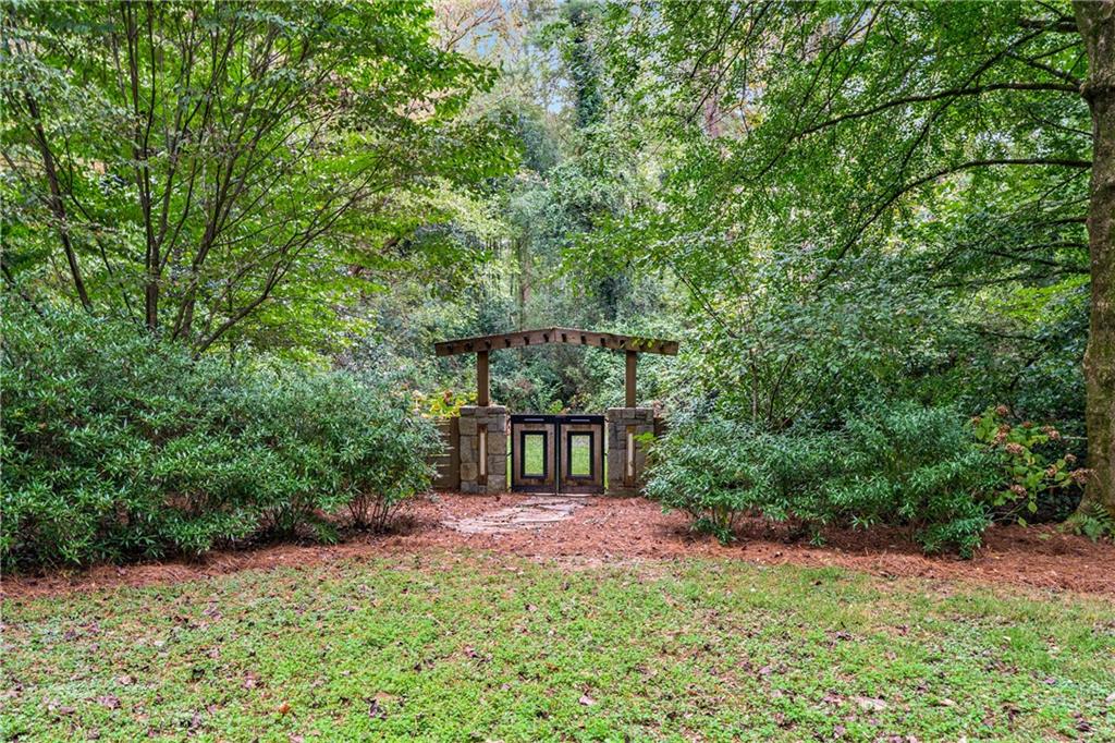 1811 E Clifton Road NE