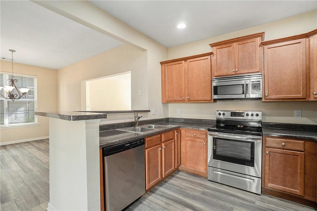 1821 Laurel Green Way