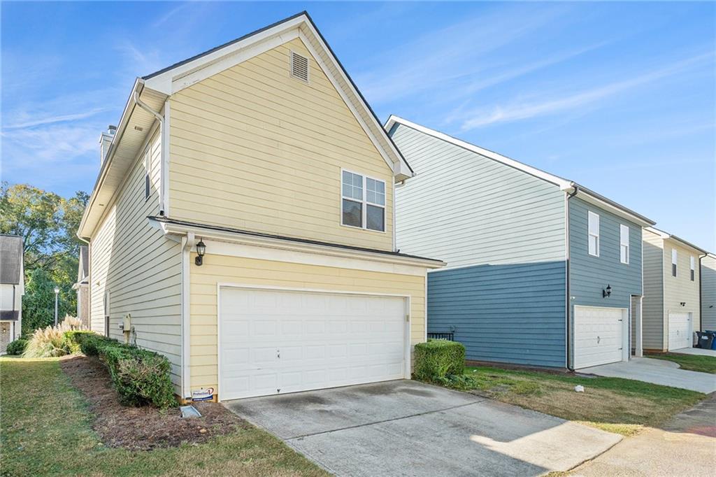 1821 Laurel Green Way