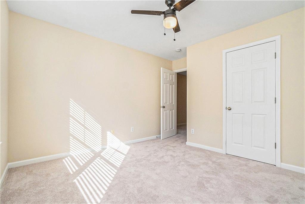 1821 Laurel Green Way