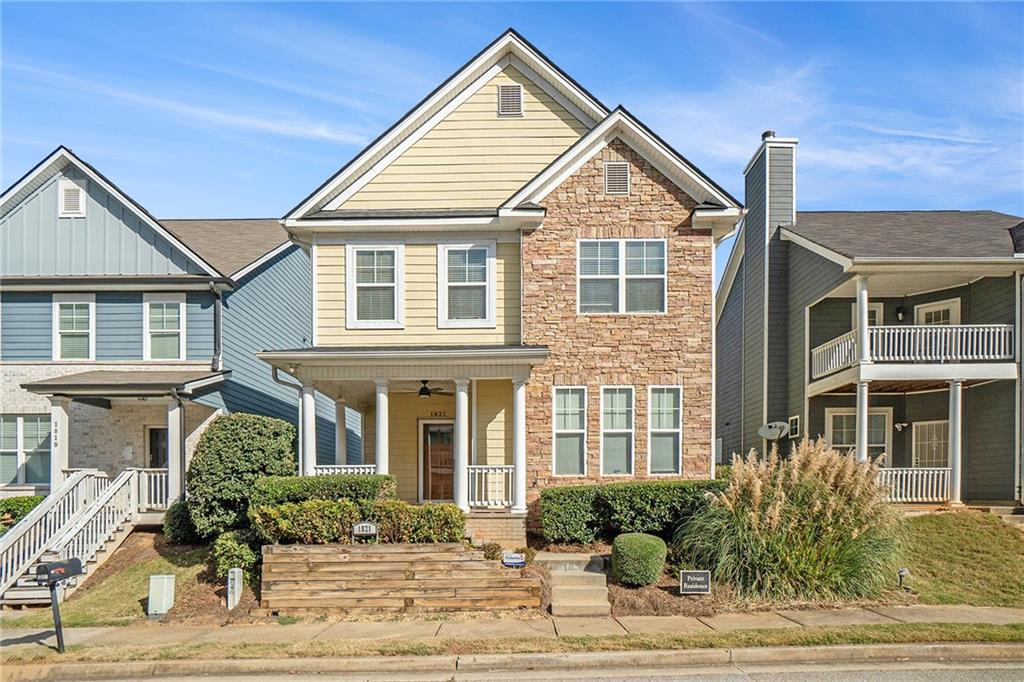 1821 Laurel Green Way