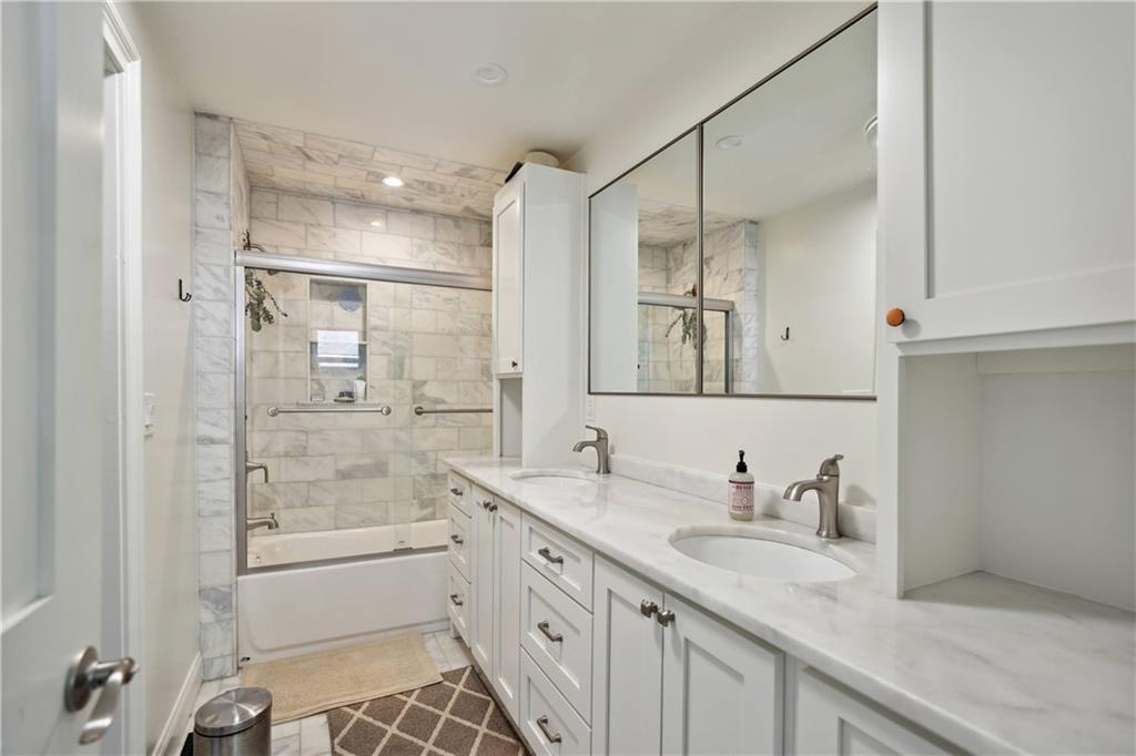 783 Livingstone Place