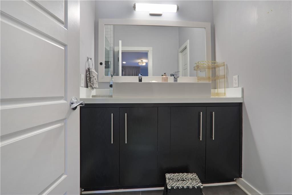 472 Martin Street SE Unit 6