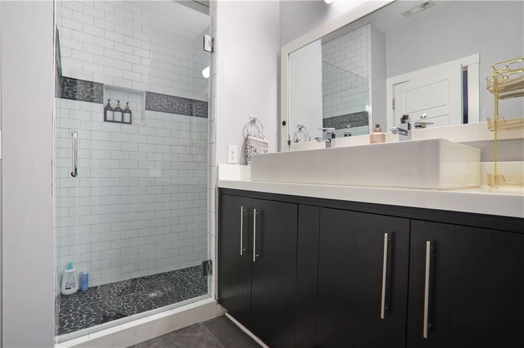 472 Martin Street SE Unit 6