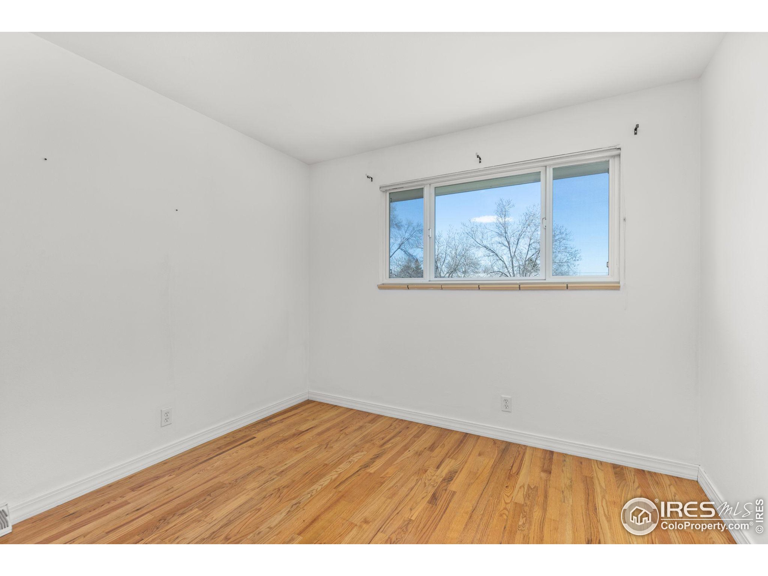 924 W 101st Pl