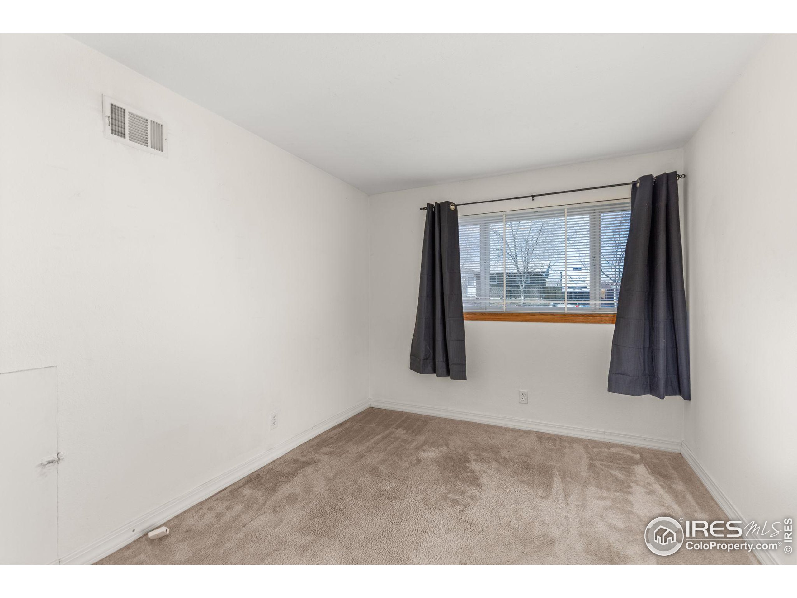 924 W 101st Pl