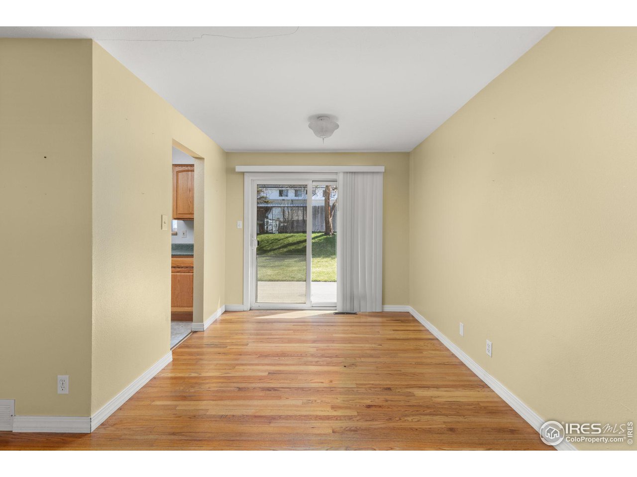 924 W 101st Pl