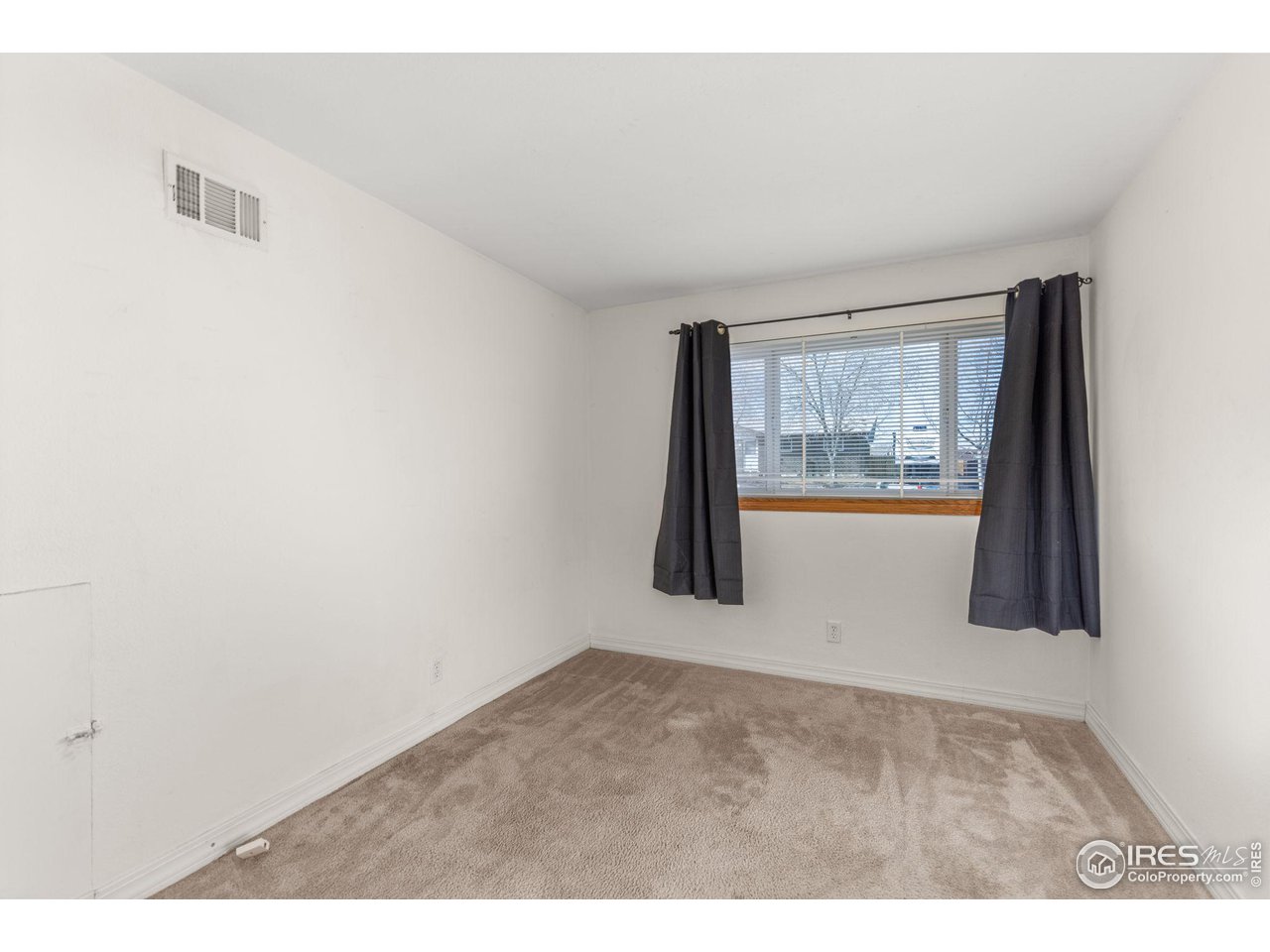 924 W 101st Pl