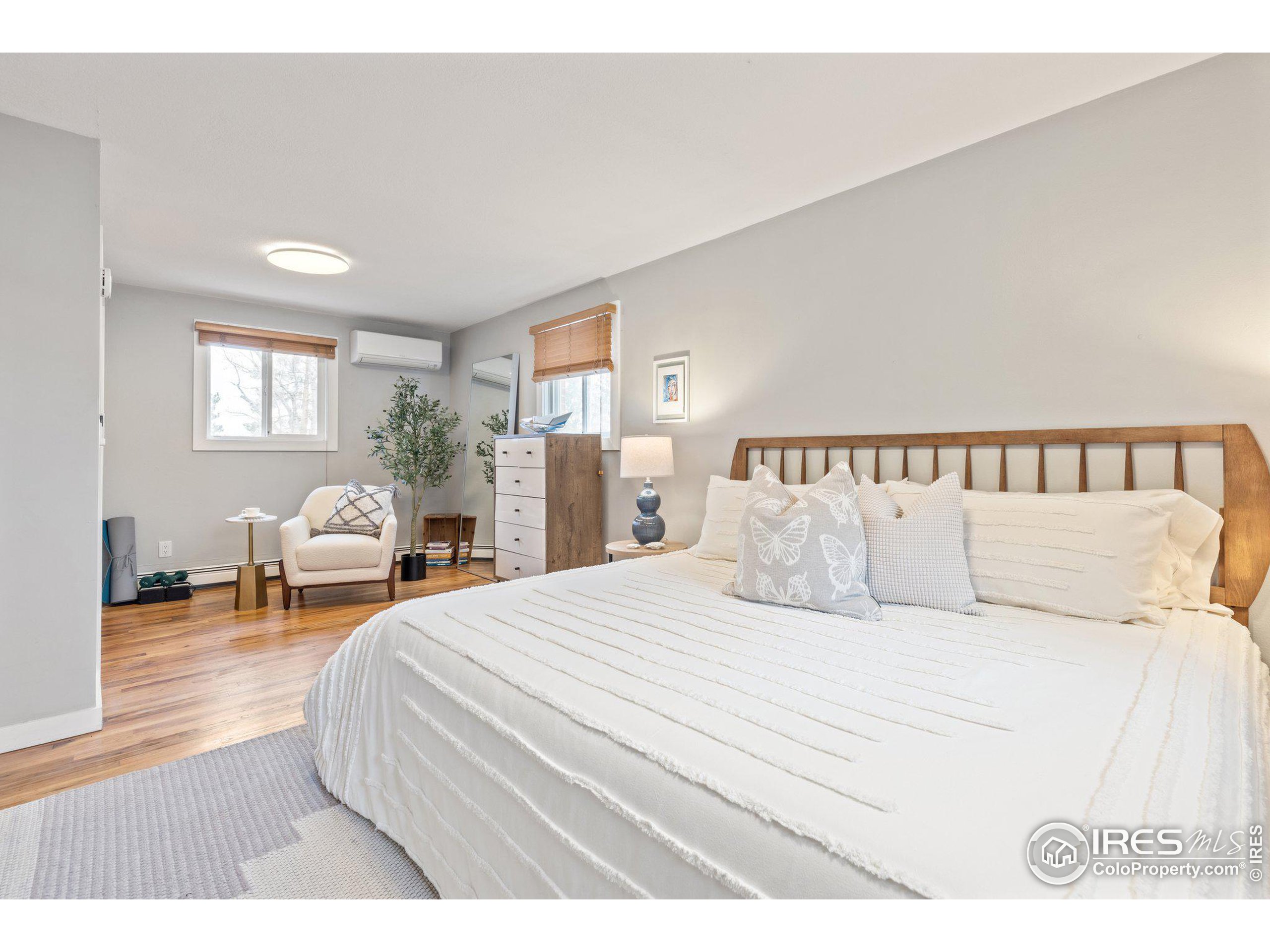 1105 Hartford Dr
