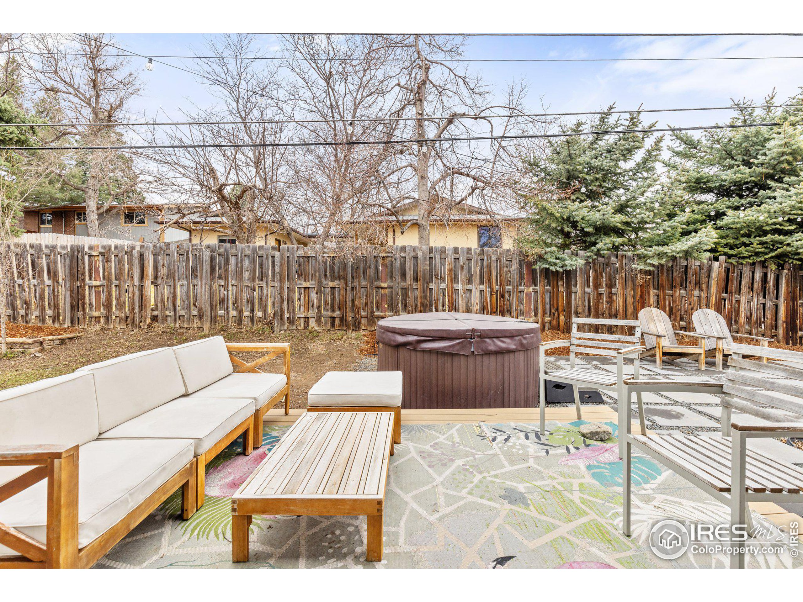 1105 Hartford Dr