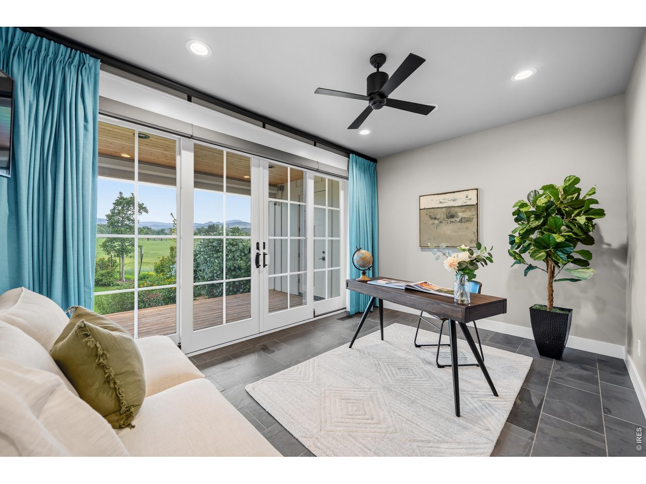5794 Jackdaw Dr