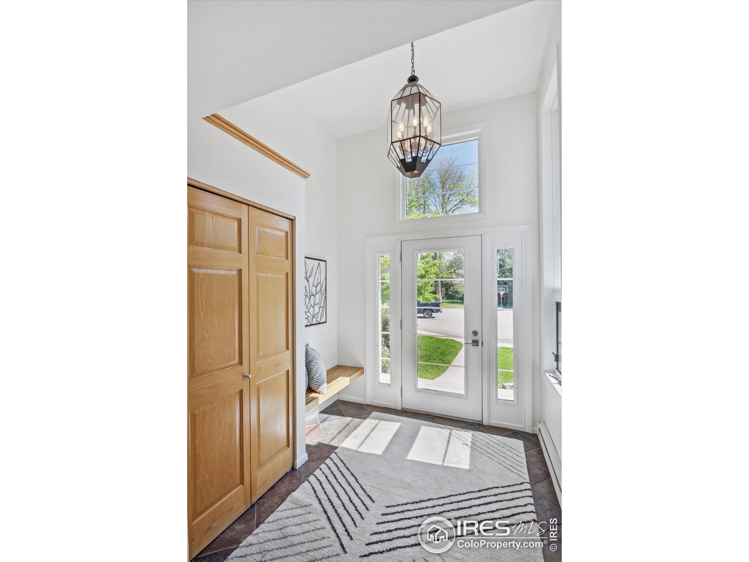 3515 Clover Cir