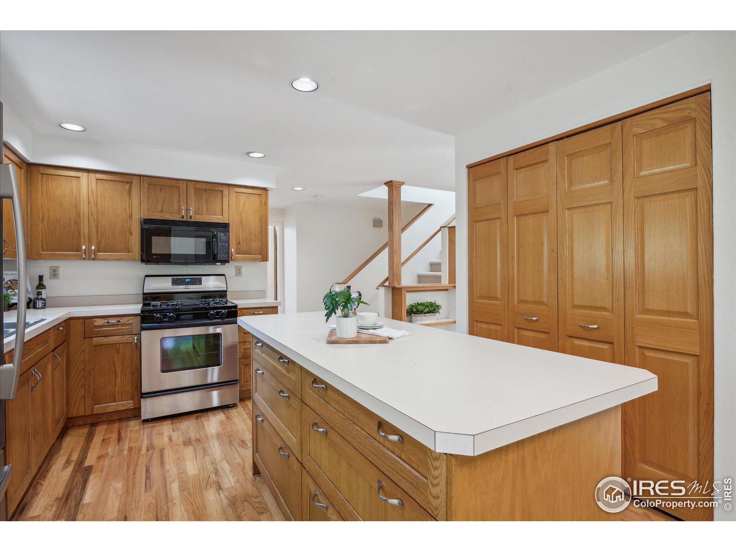 3515 Clover Cir