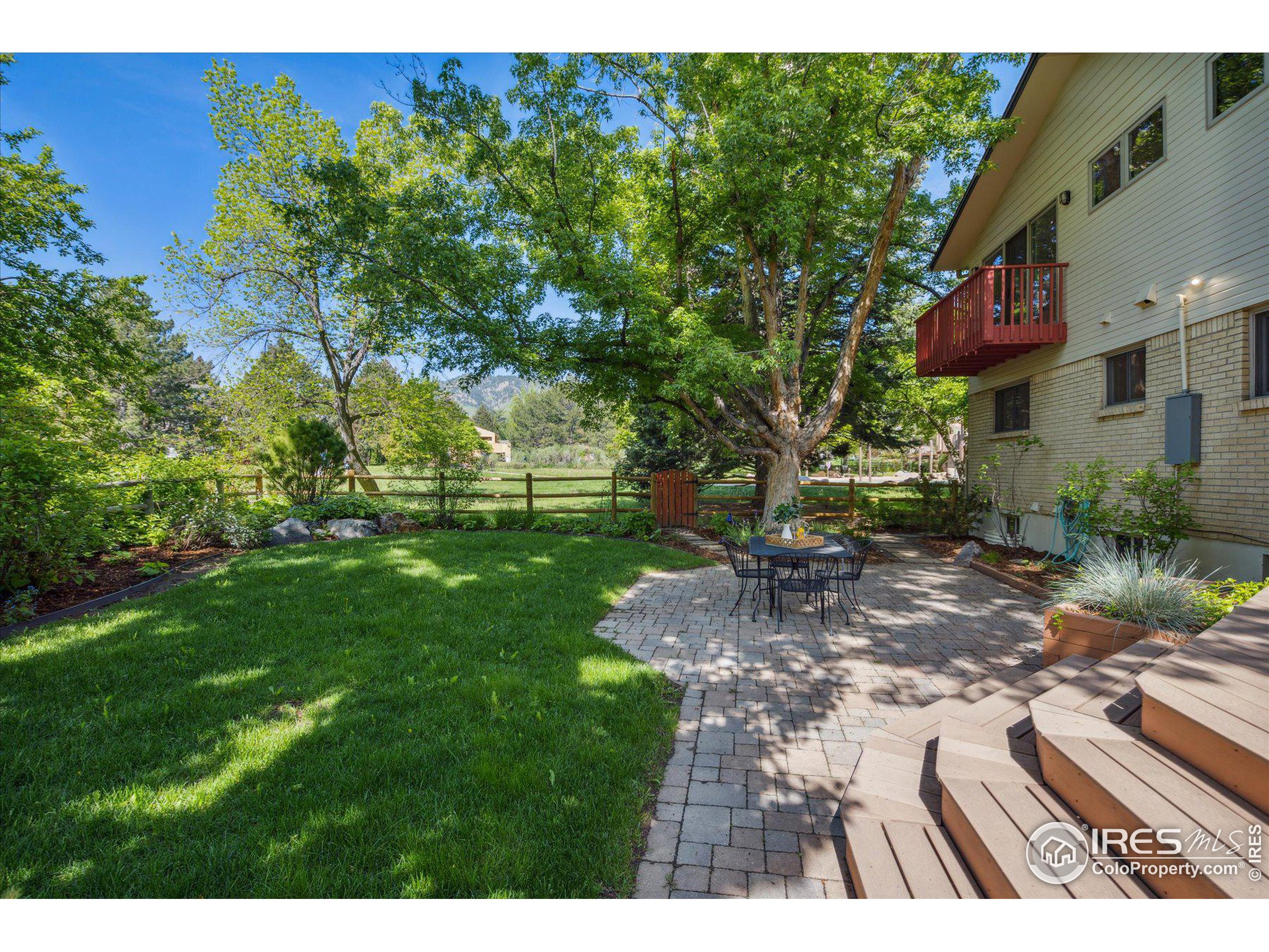3515 Clover Cir
