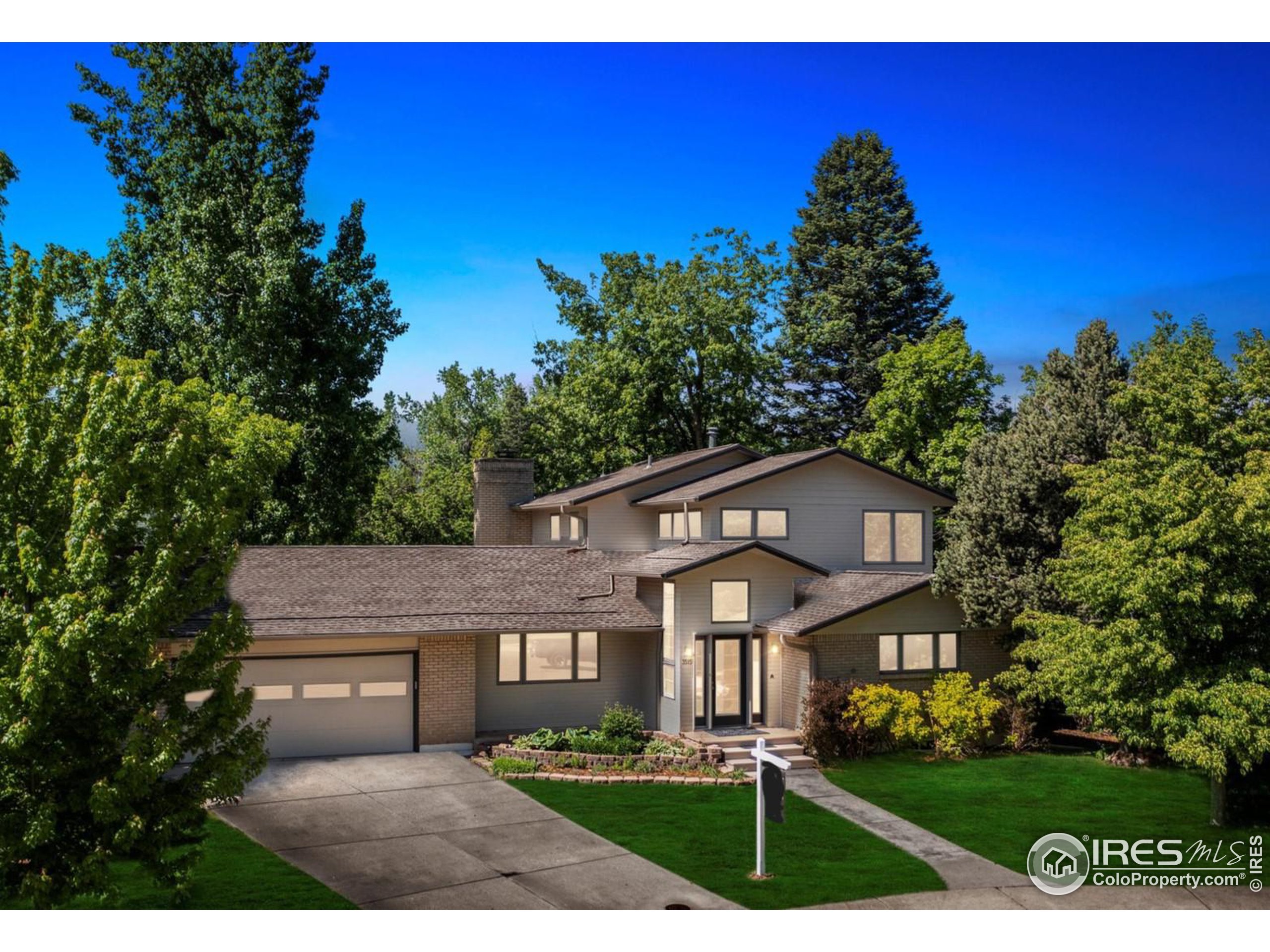 3515 Clover Cir