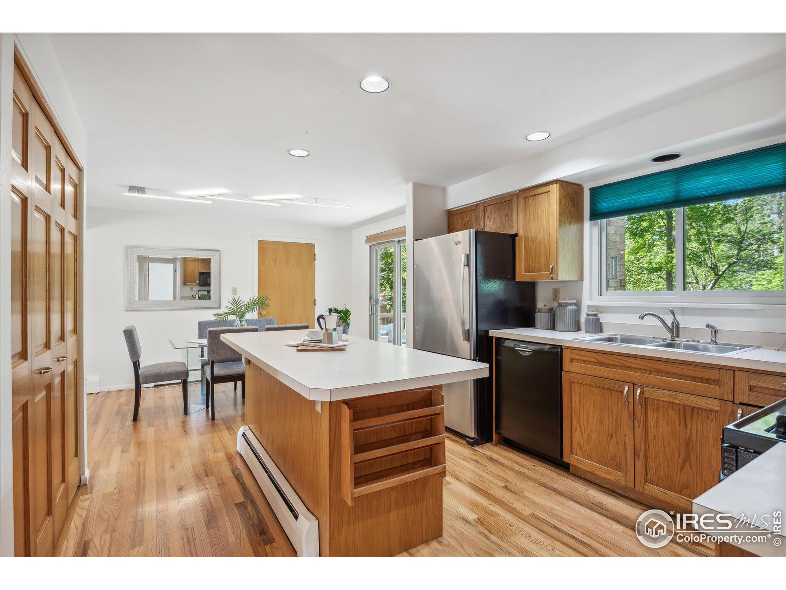 3515 Clover Cir
