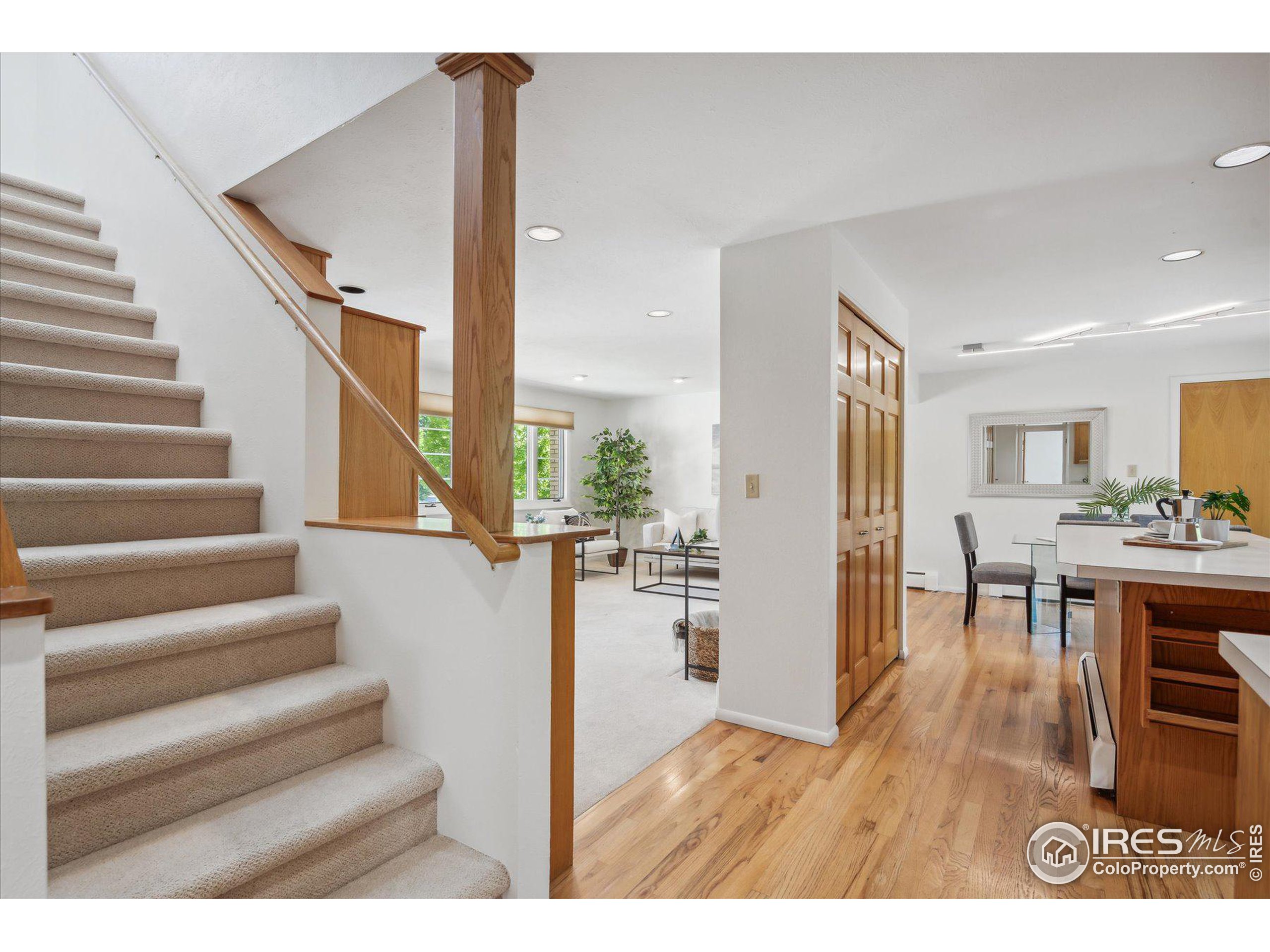 3515 Clover Cir
