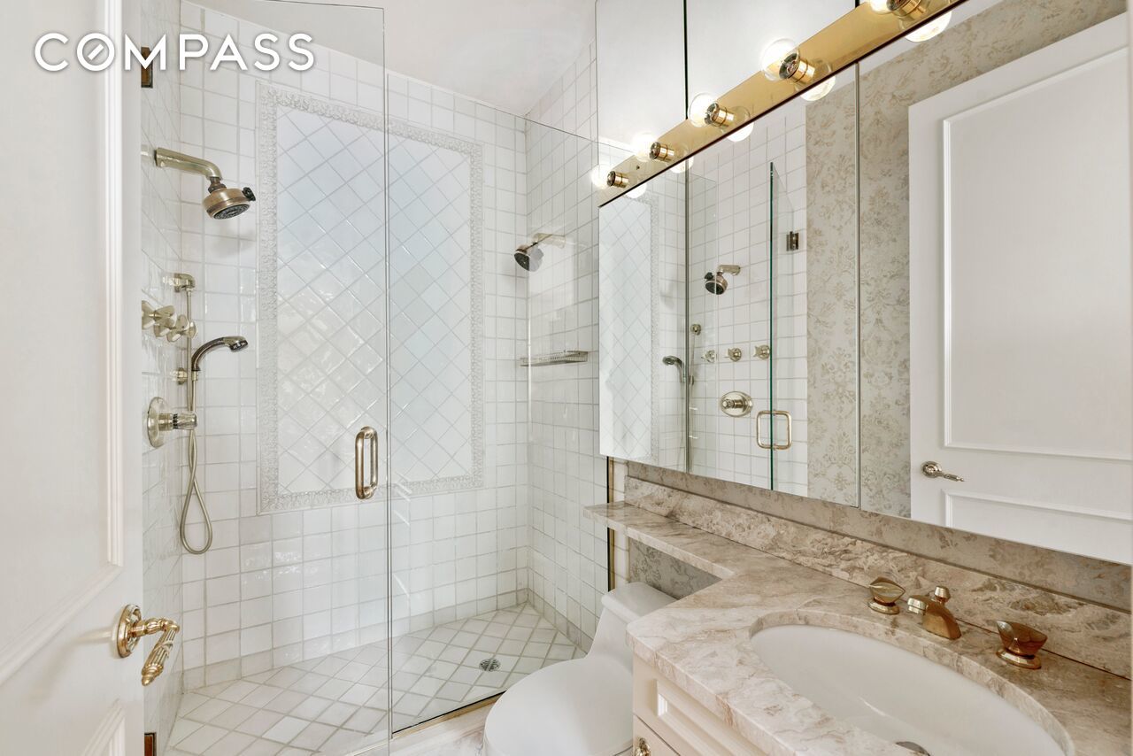 524 E 72nd Street 22D