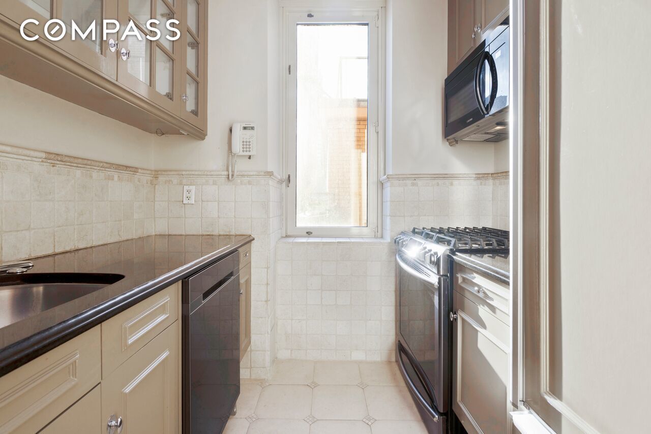 524 E 72nd Street 22D