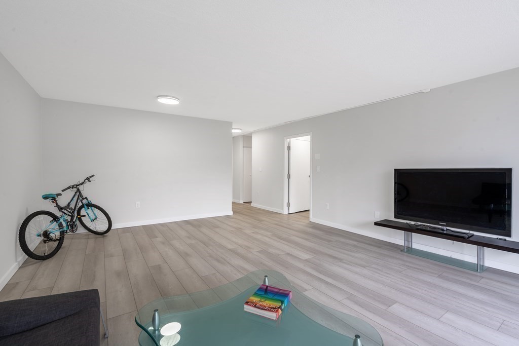 566 Commonwealth # 407