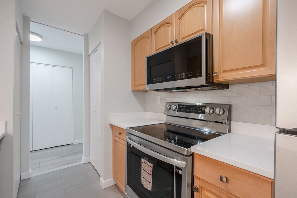 566 Commonwealth # 407