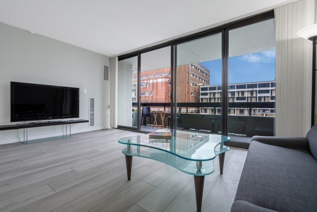 566 Commonwealth # 407