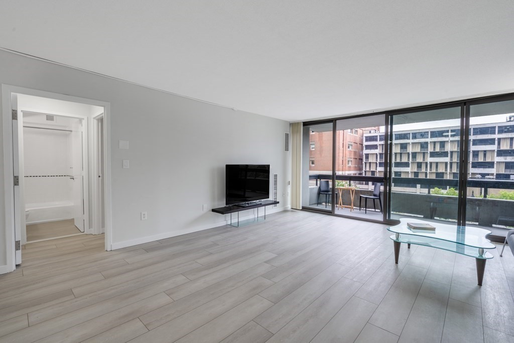 566 Commonwealth # 407