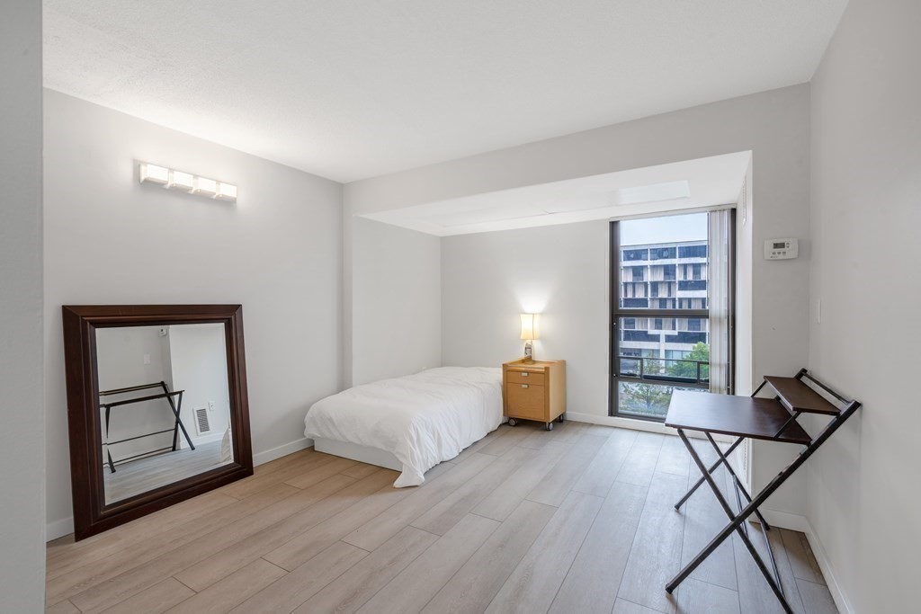 566 Commonwealth # 407