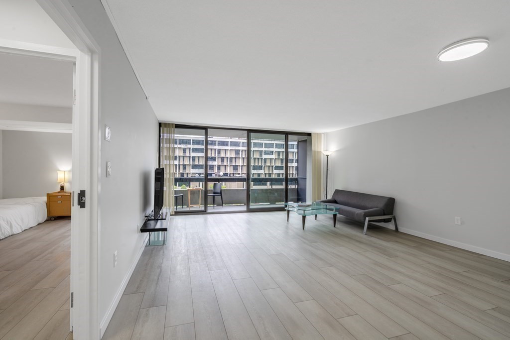 566 Commonwealth # 407