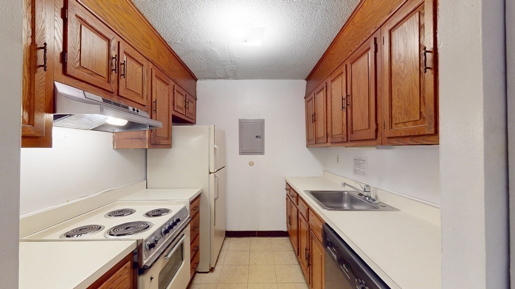 566 Commonwealth # 310