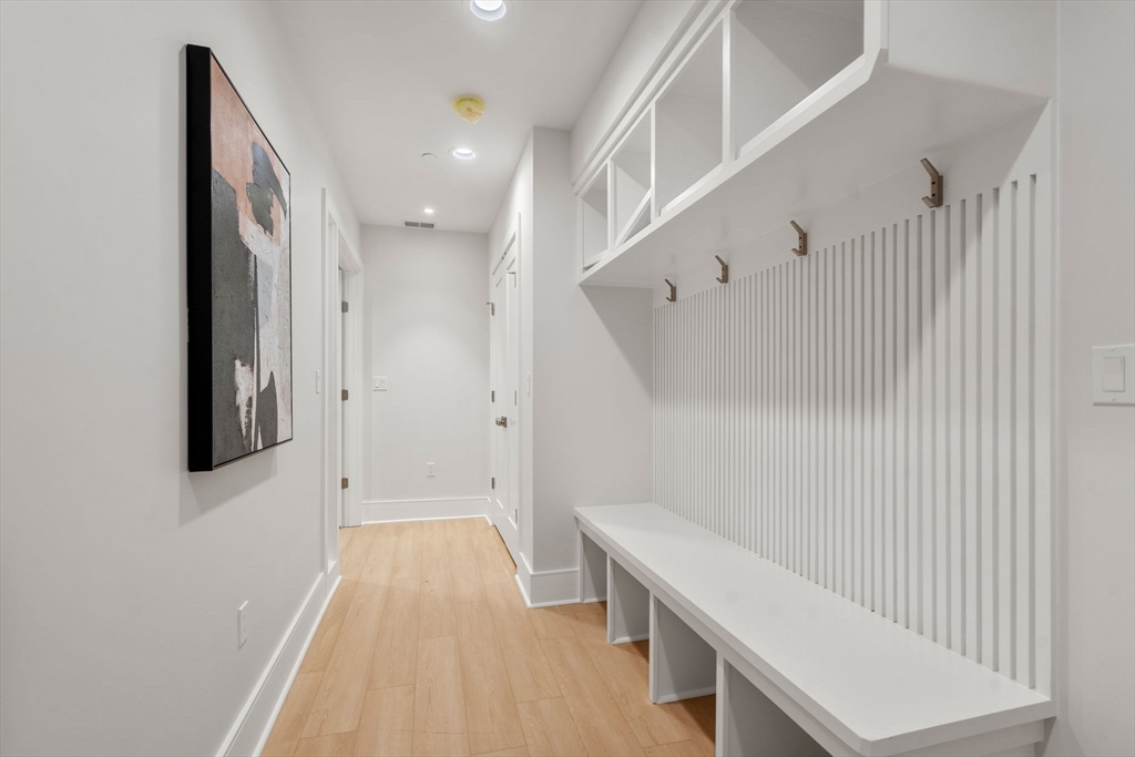 4 Knowles Street # 04