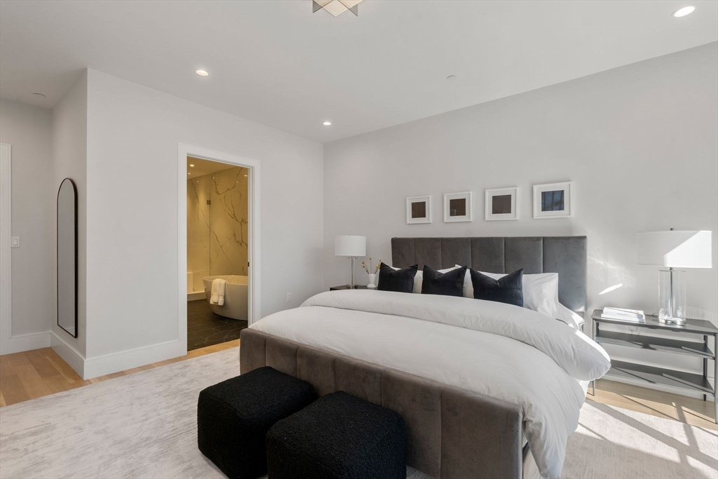 4 Knowles Street # 04