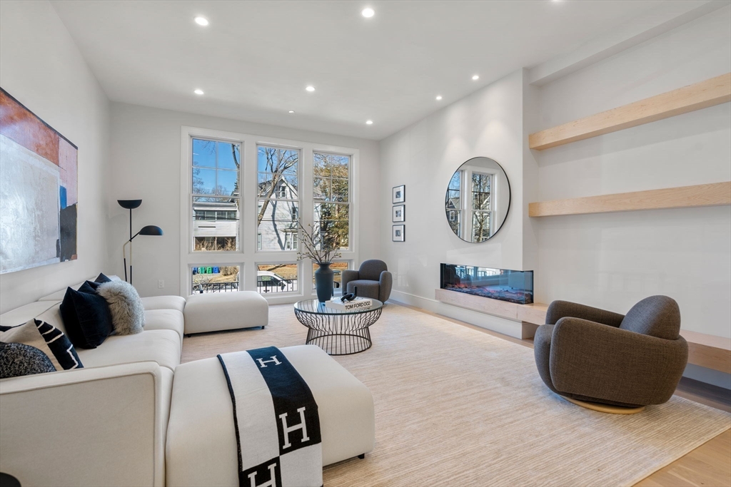 4 Knowles Street # 04