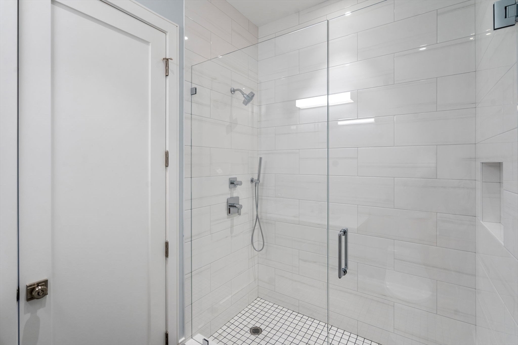 4 Knowles Street # 04