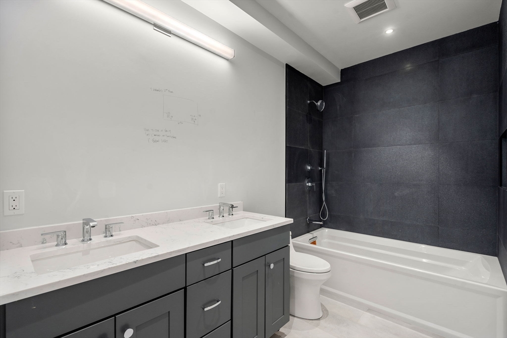 4 Knowles Street # 04