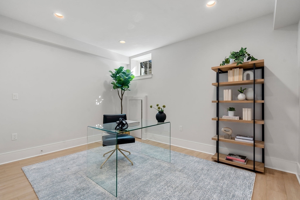 4 Knowles Street # 04