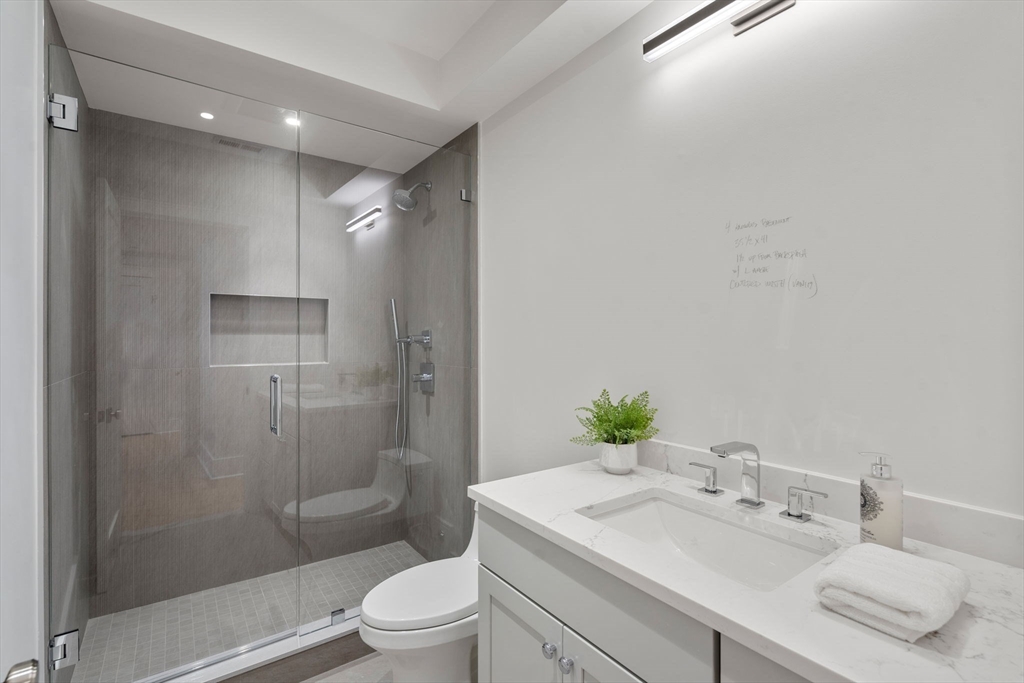 4 Knowles Street # 04